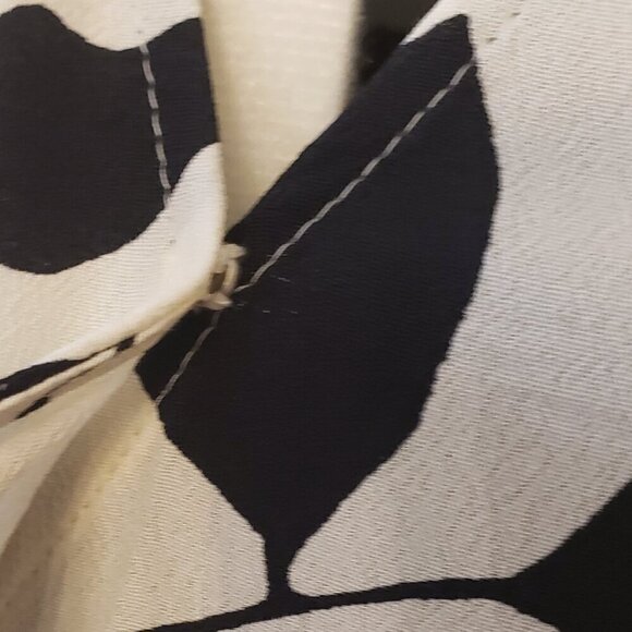 Talbots Feminine Crossbody Wrap Blouse Black & White Leaf Design, Size 1X - Picture 5 of 12